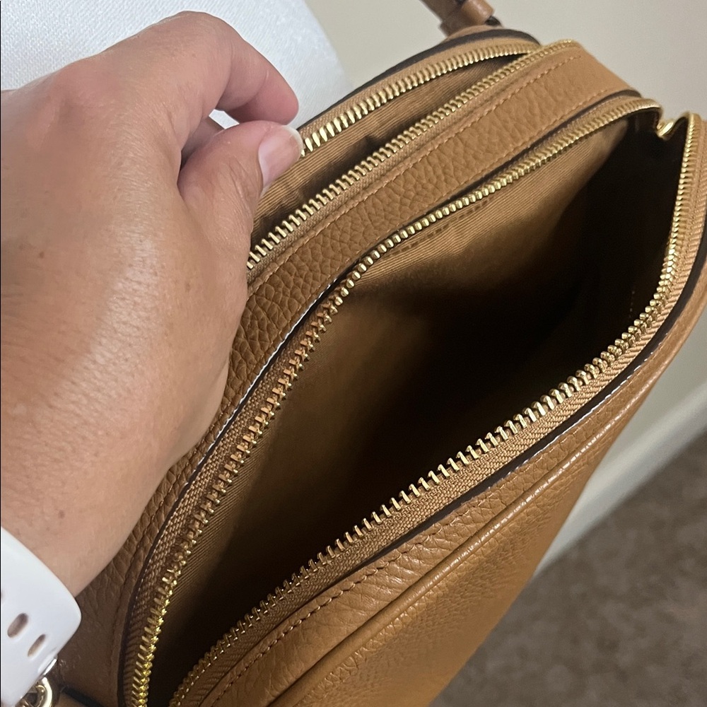 Coach Women’s Tan Leather Crossbody Bag NWOT - Picture 9 of 11